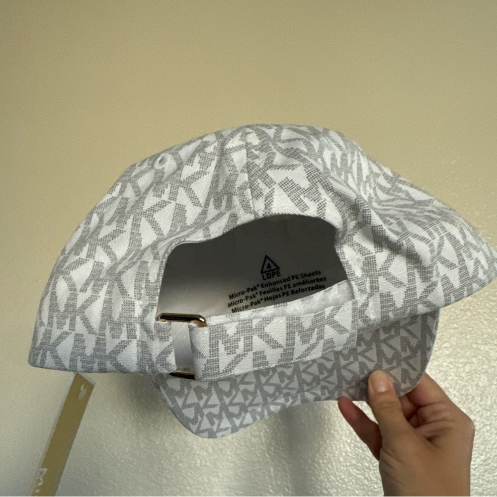 Michael Kors white/Grey Monogram Baseball Cap NWT one size - Picture 8 of 10